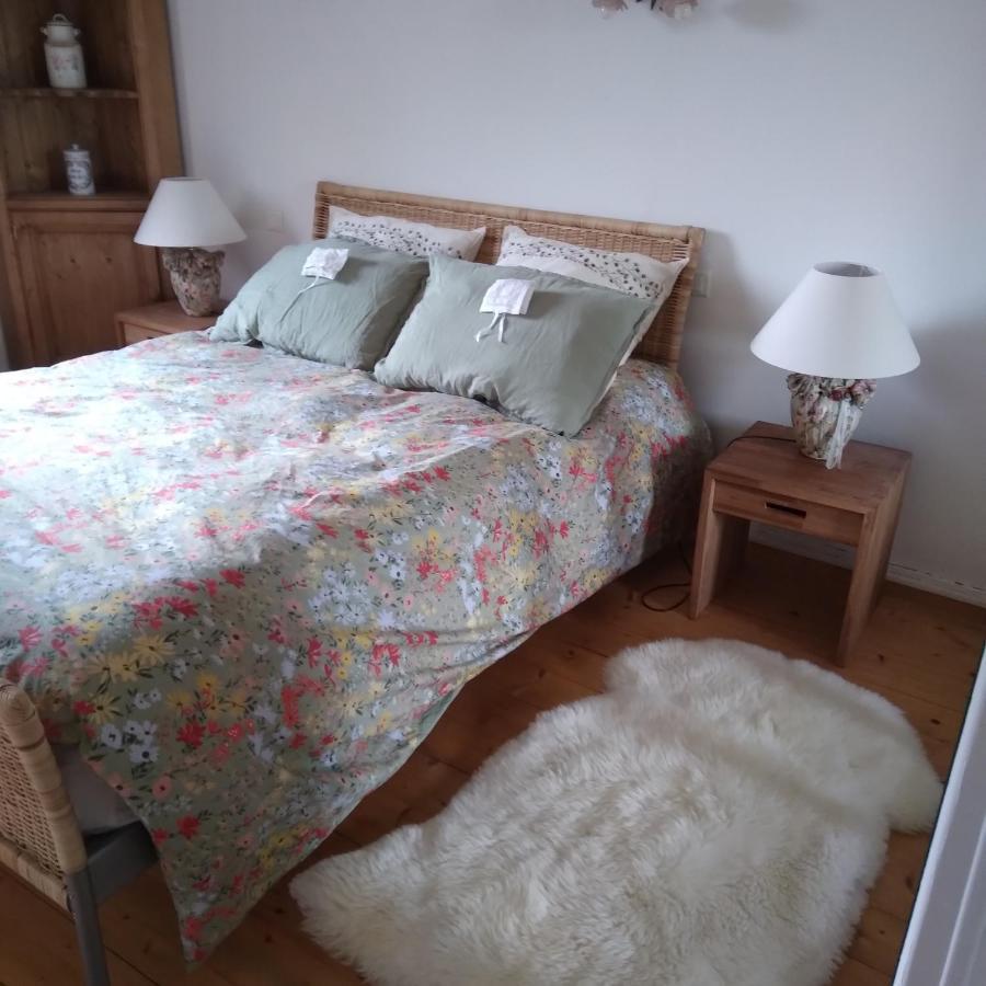 Les Dames De La Saugiat Bed & Breakfast Le Fied Ngoại thất bức ảnh
