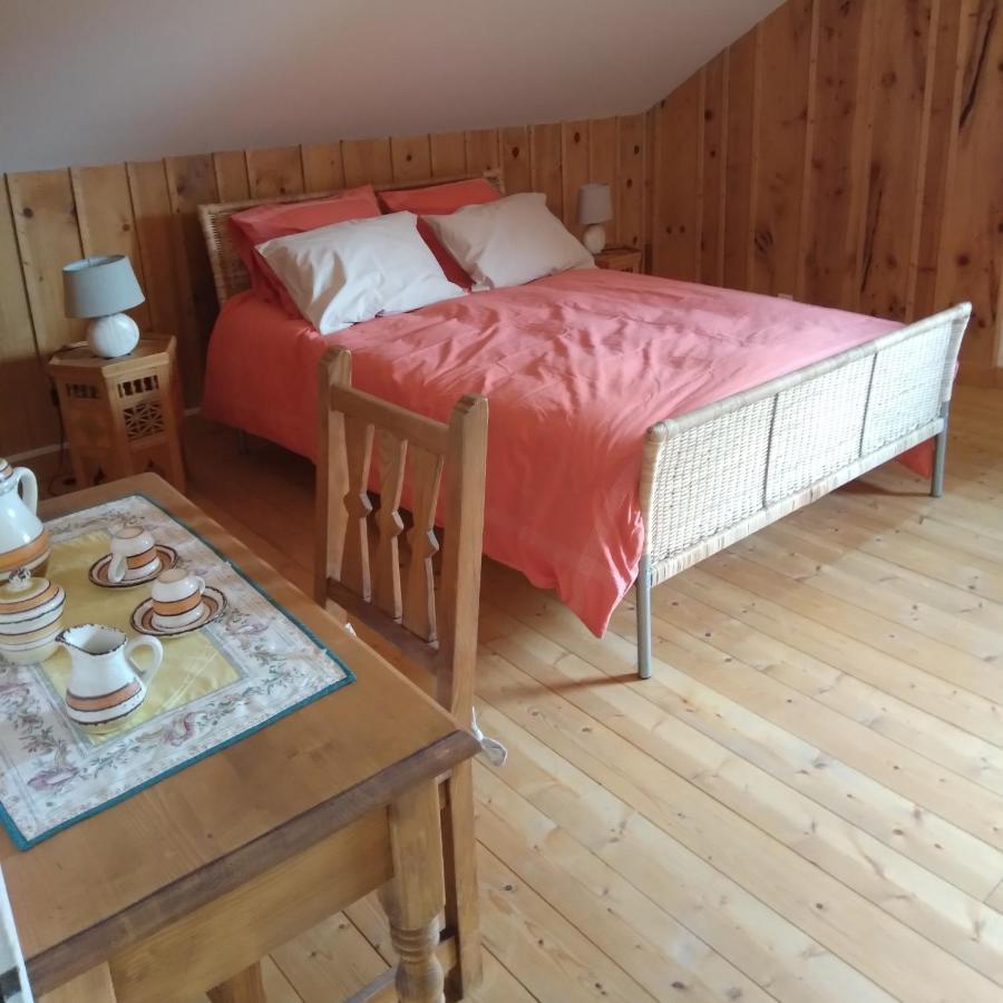 Les Dames De La Saugiat Bed & Breakfast Le Fied Ngoại thất bức ảnh