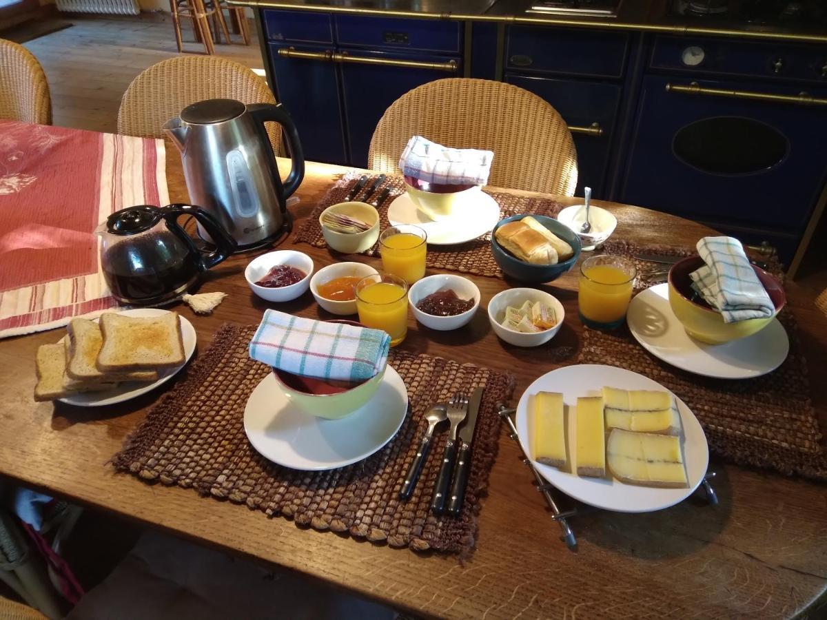 Les Dames De La Saugiat Bed & Breakfast Le Fied Ngoại thất bức ảnh