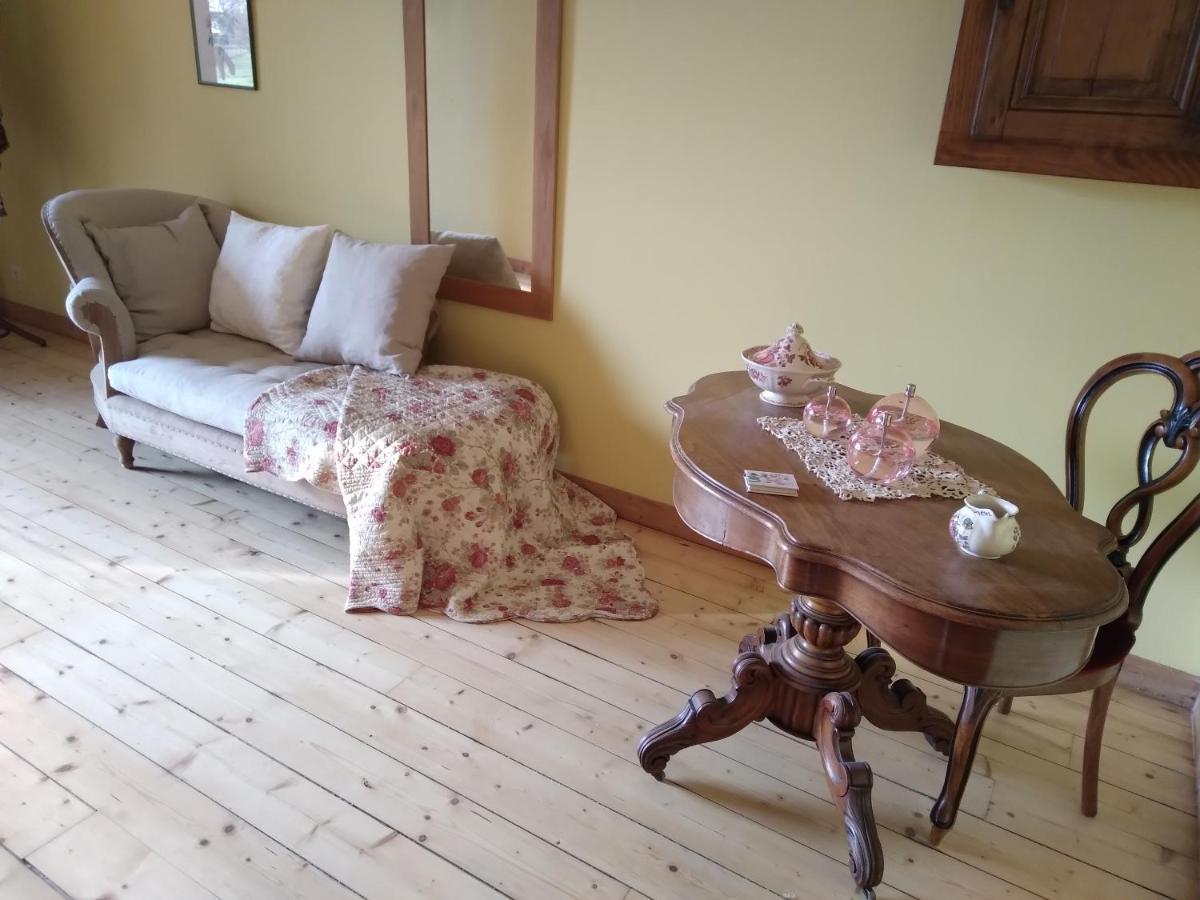 Les Dames De La Saugiat Bed & Breakfast Le Fied Ngoại thất bức ảnh
